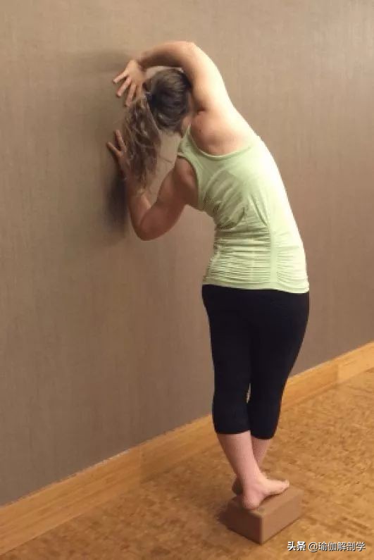 练瑜伽可以矫正骨盆前倾,练瑜伽时骨盆如何转动