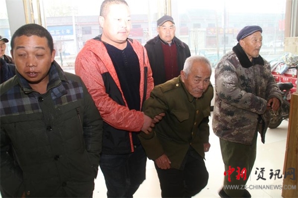 朱仙镇柏林家纺店慰问敬老院浓浓关怀温暖老人心