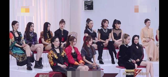 艾瑞巴蒂张雨绮造型,艾瑞巴蒂上台表演