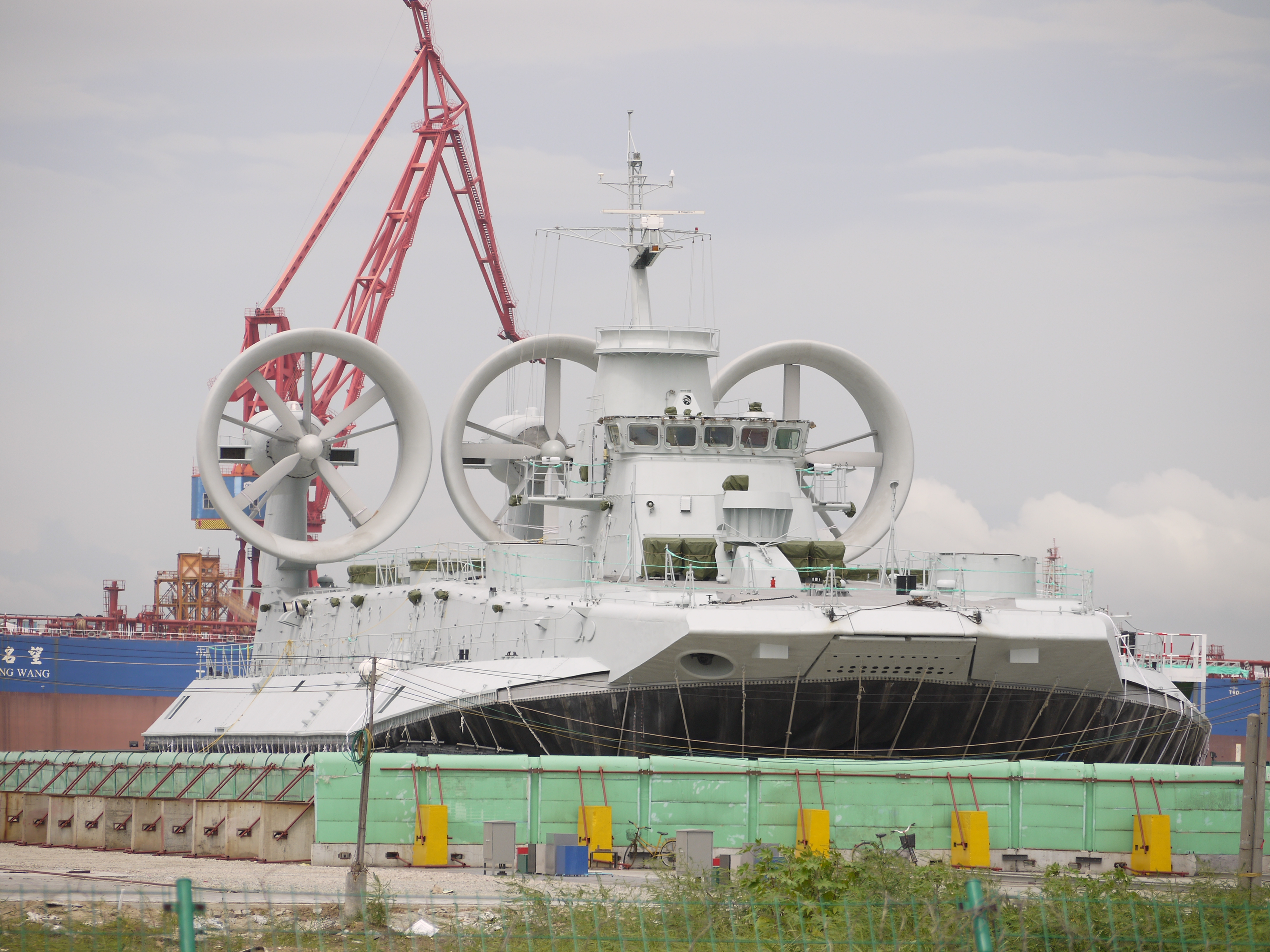 希腊也买过野牛气垫艇，每艘比我们便宜三千万，中国海军被坑了吗