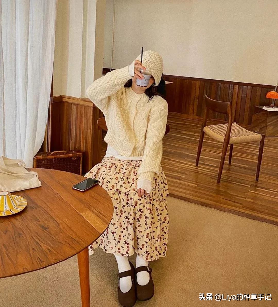 半裙+外套，连衣裙+外套=今春王炸组合