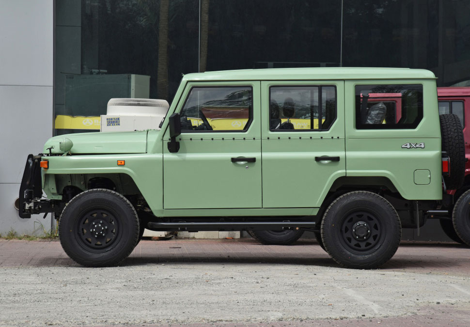 新版北京212车近照,北京212谍照