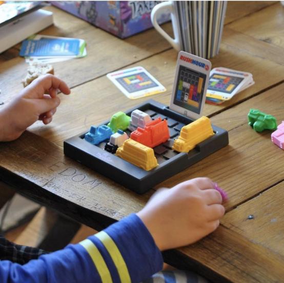 选玩具的小朋友好纠结,选玩具好纠结