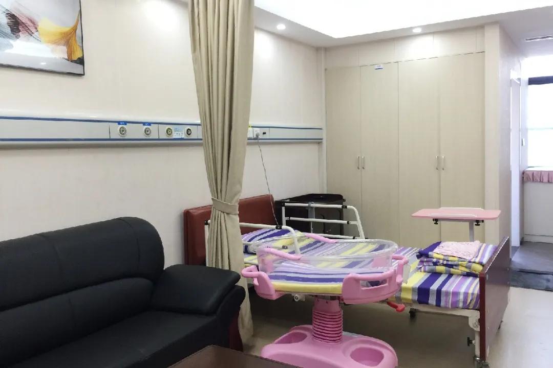 真人示范！护士小姐姐教学孕期运动，躺着就能做