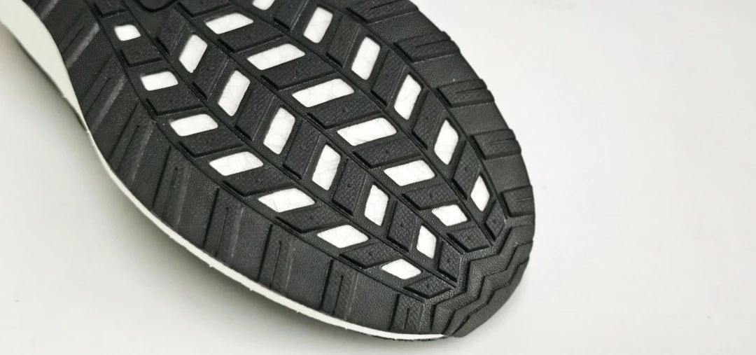 最黑科技的运动鞋,穿过很多碳板跑鞋
