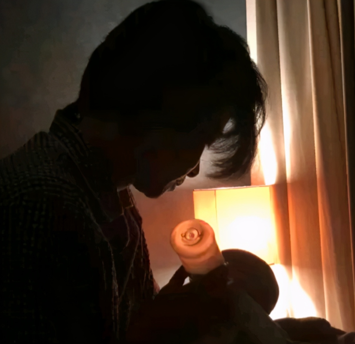 蔡少芬晒与小儿子外出照,蔡少芬带三个孩子和婆婆