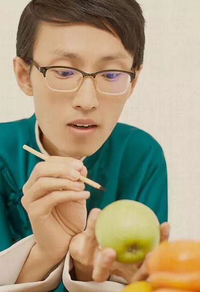 令人真假难辨的水蜜桃，这名85后青年的作品真是绝了