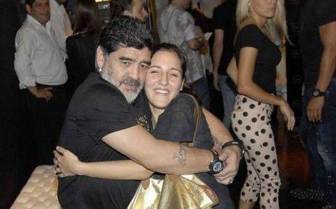 马拉多纳恋爱,马拉多纳感情丰富