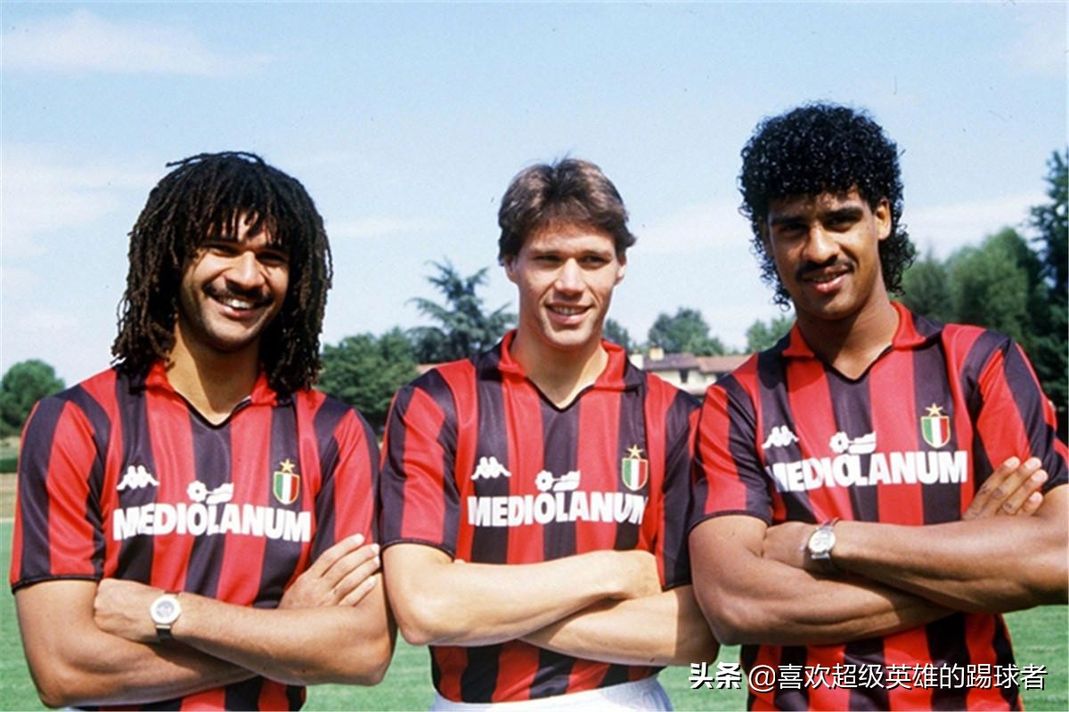 足球场上的位置称呼有哪些,足球场上每个位置的作用