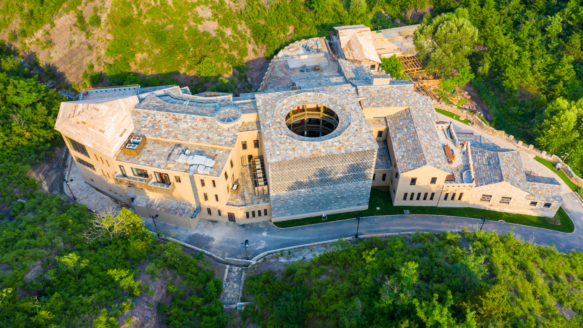 司马台长城的壮观雄奇+北方人的梦里水乡，都在这座京郊水镇了