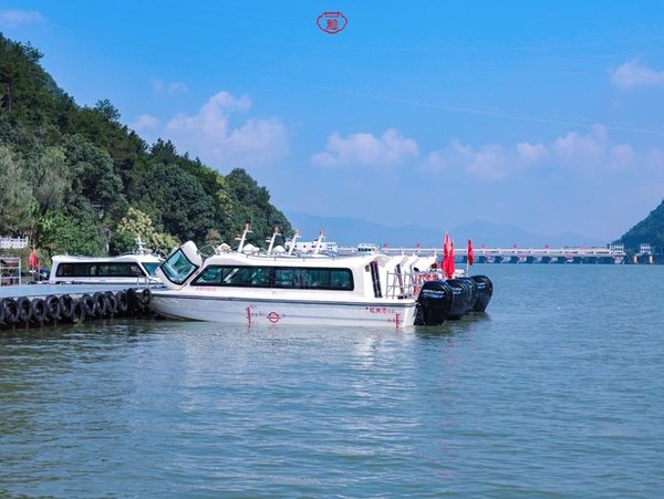 桐庐夜游富春山居景区,桐庐富春江夜游和白天游