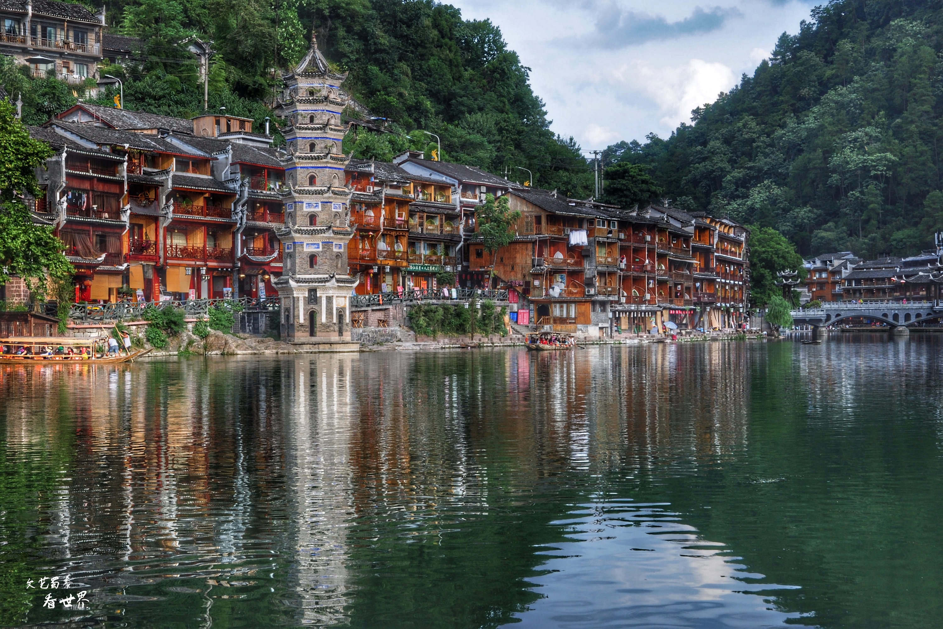 凤凰古城还值得去吗,凤凰古城值得去吗