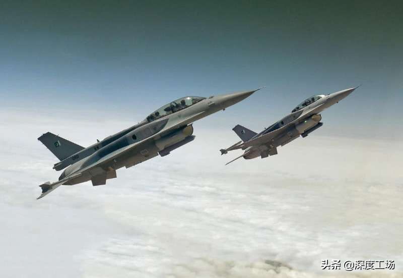 巴基斯坦评歼10c战斗机,巴铁飞行员评论歼10c