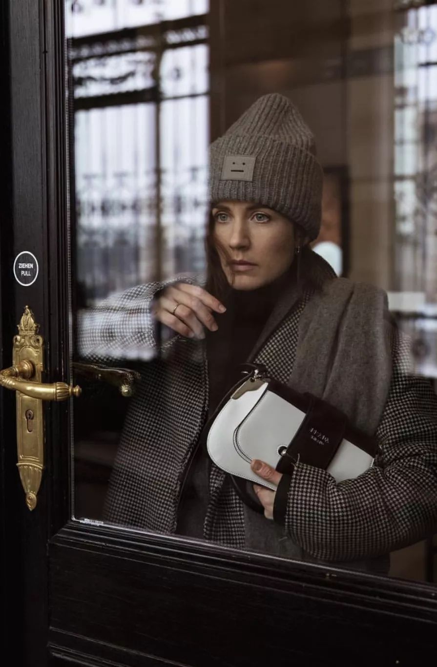 刚认识的女朋友情人节送什么礼物,情人节送四十多岁女朋友什么礼物