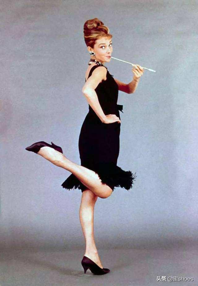 同样是高跟鞋的品类，猫跟鞋、穆勒鞋和玛丽珍鞋有什么不同之处？