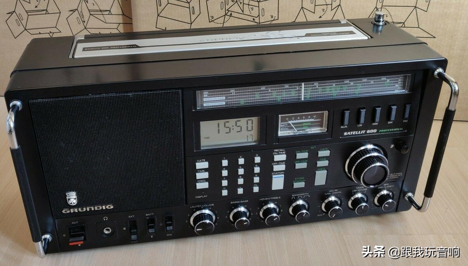 这是一款80年代根德公司推出的Satellit600多波段便携式收音机
