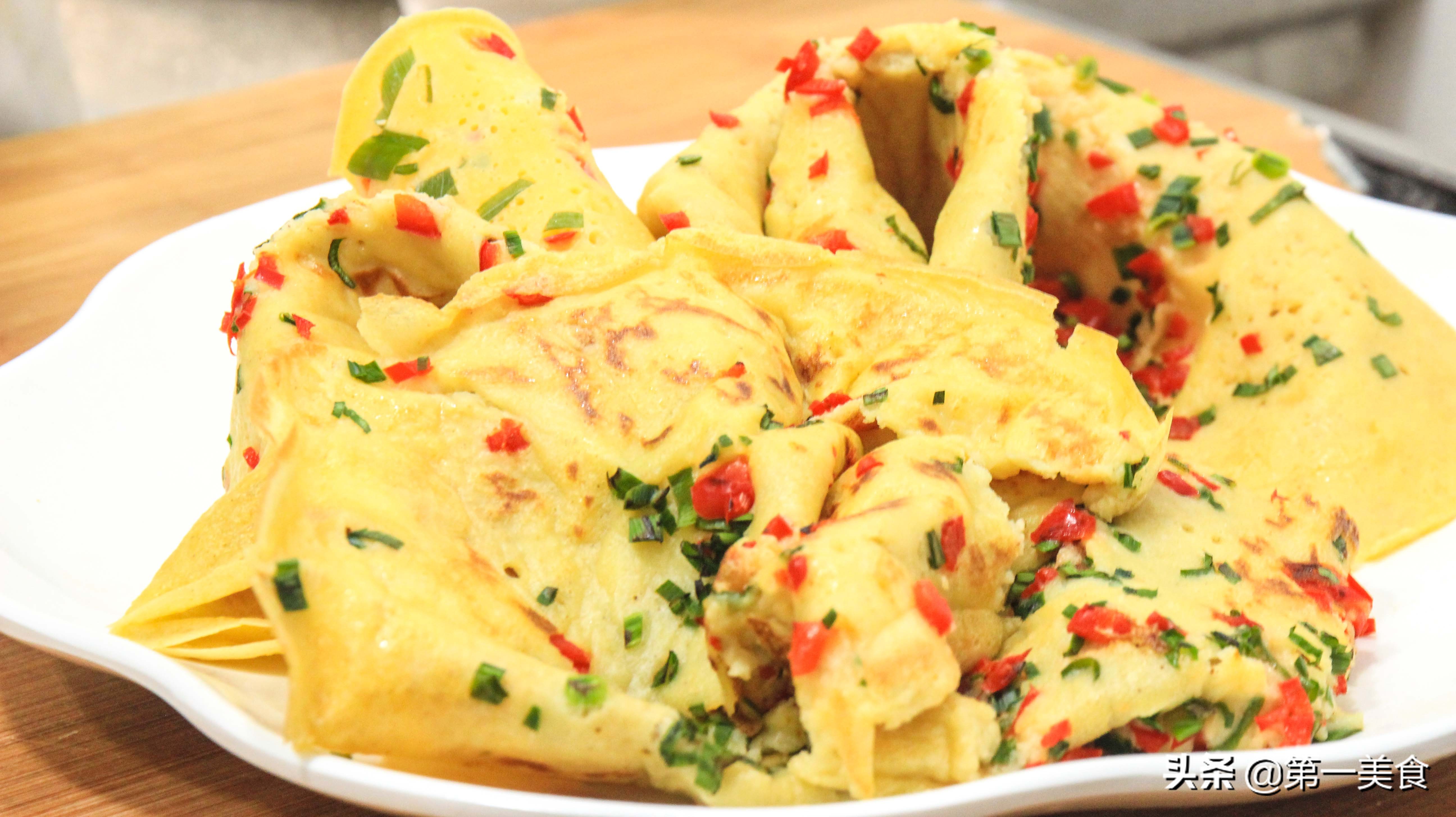 怎么做煎饼好吃又简单不用面粉,鸡蛋煎饼一勺面粉