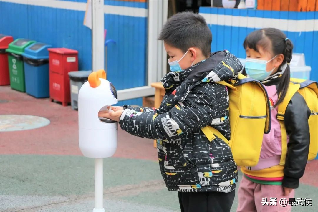 孩子开学生活步入正轨视频,开学后的校园生活