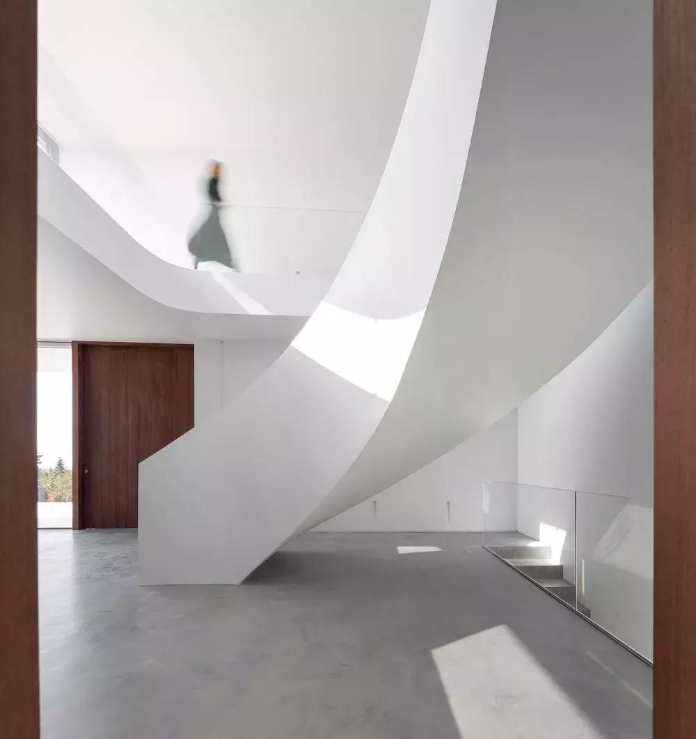 简单却又让人眼前一亮的装修,简洁的白色不简单的高级感