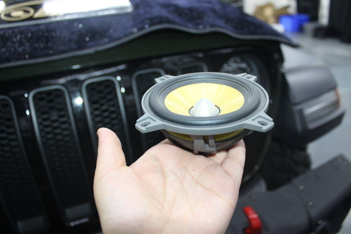 前后两分频8个喇叭,牧马人汽车音响升级方案