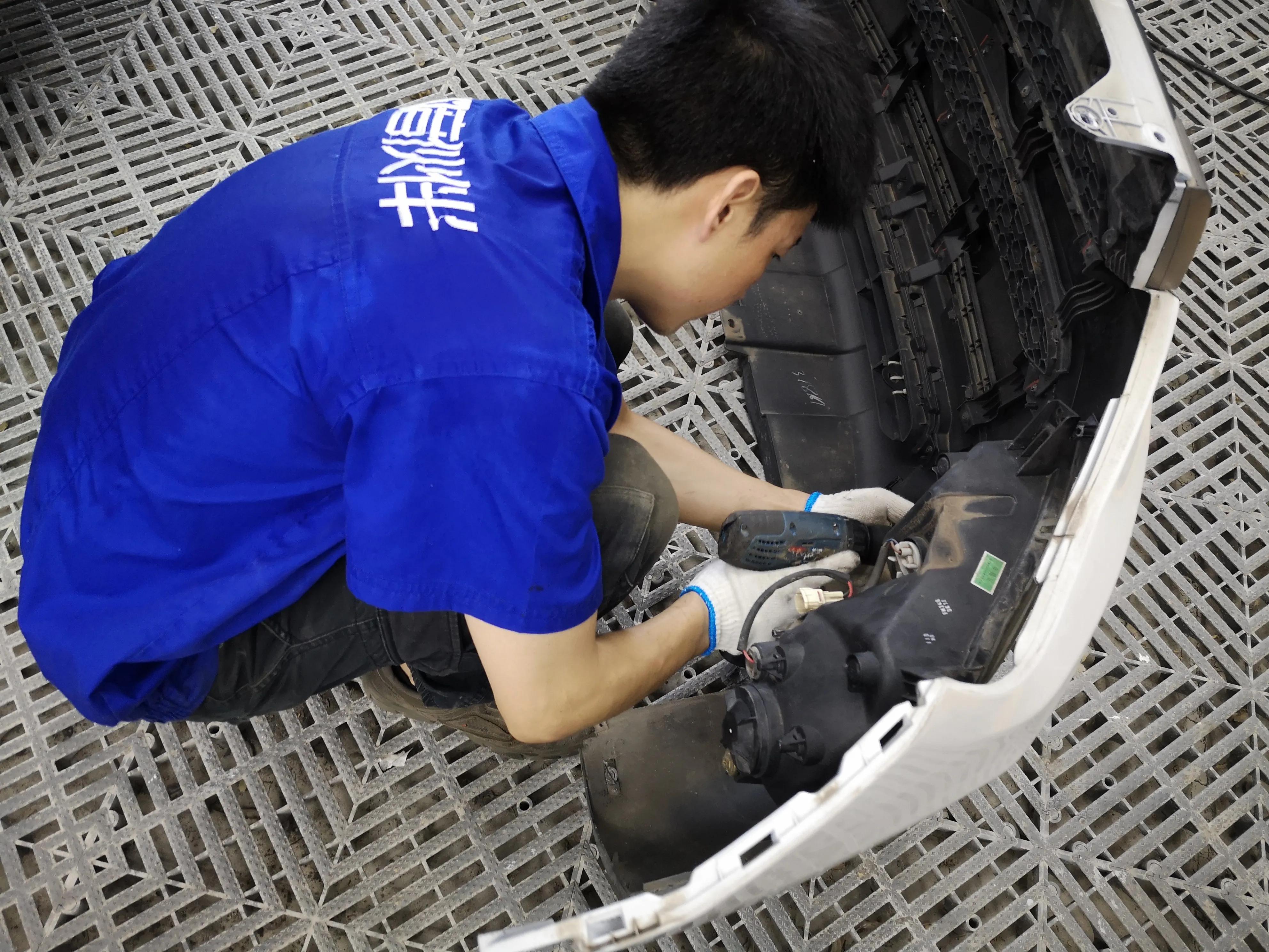 保险杠刮蹭有必要更换吗,刮蹭保险杠要求全换