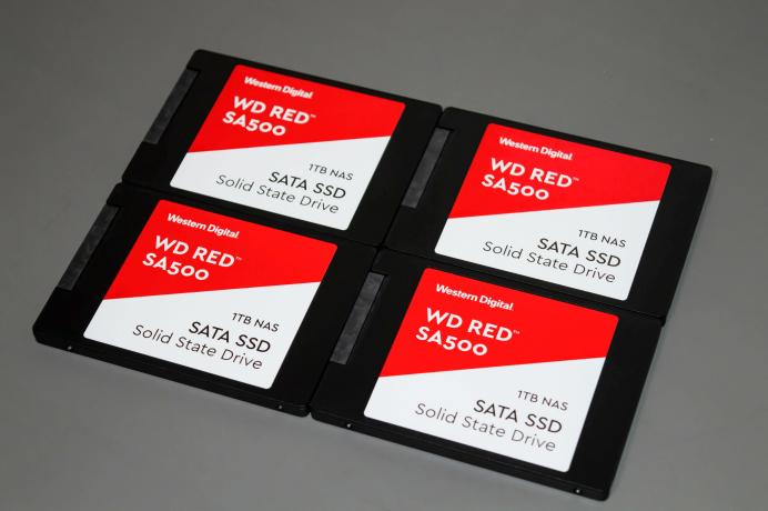 5倍速新物种：威联通TVS-951N全能体验：HTPC、软路由、虚拟机