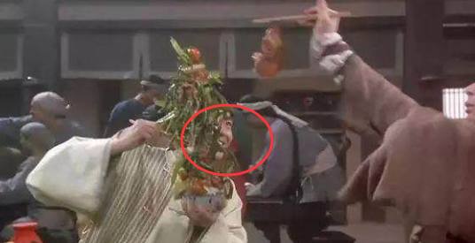 八两金忘记台词,八两金笑场忘词完整版