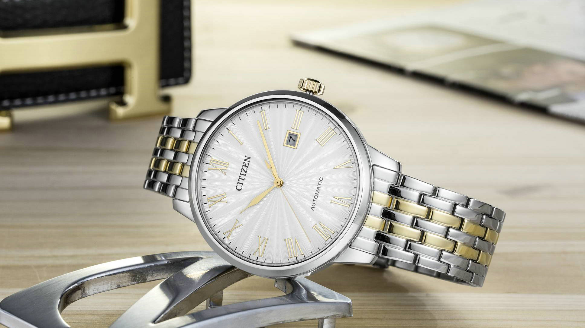 月收入一万五配什么品牌手表,月收入多少应该买多少钱的手表