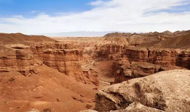 坐火车就可以出国沿途风景美爆了,坐哪些火车可以出国看风景又好玩