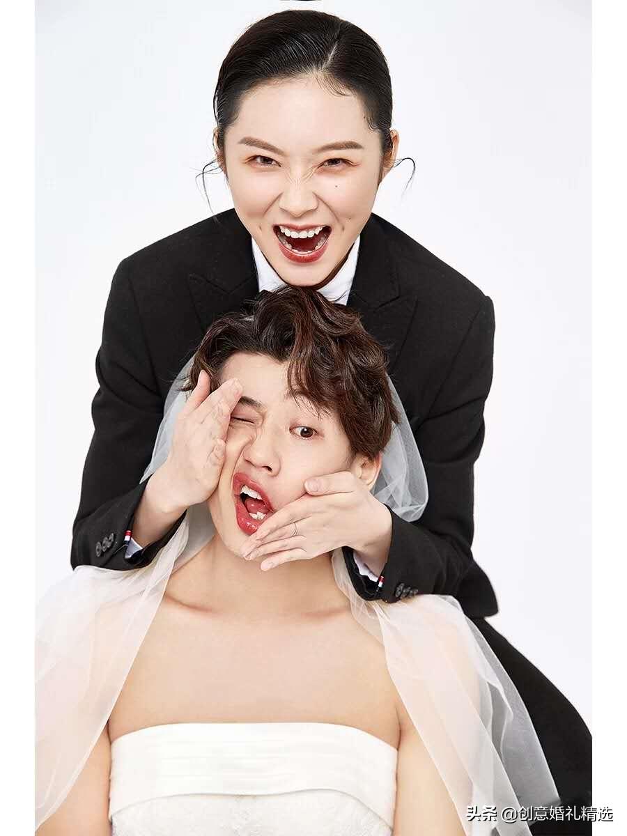 室内婚纱照的风格推荐自己在家拍,拍一套父母年代的婚纱照抖音