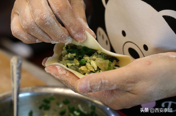 油炸饺子的新吃法,爱吃饺子的人必看