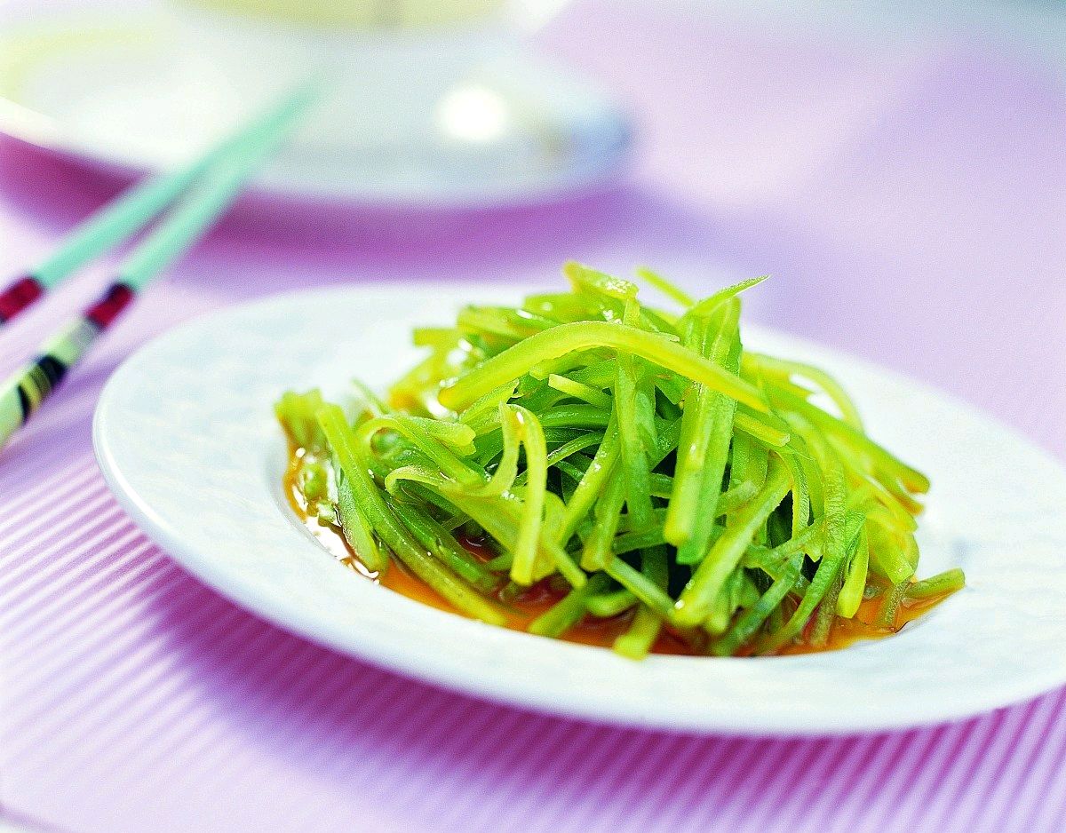 和馅是先放油还是先放水,饺子馅什么时候放盐最合适