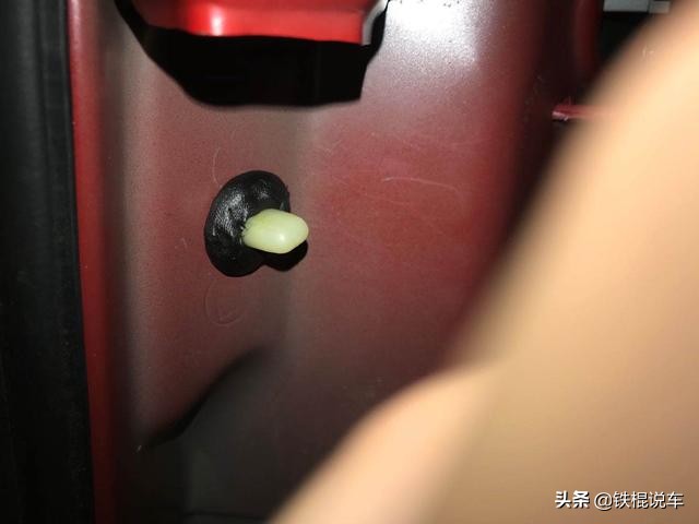 马自达3老款后备箱进水起雾,经典马自达3尾箱漏水