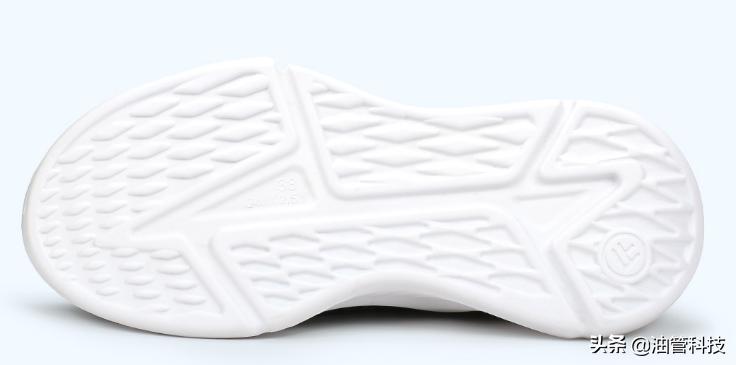 这双“踩屎感”鞋火了，小米众筹率11723%，创始人是前李宁设计师