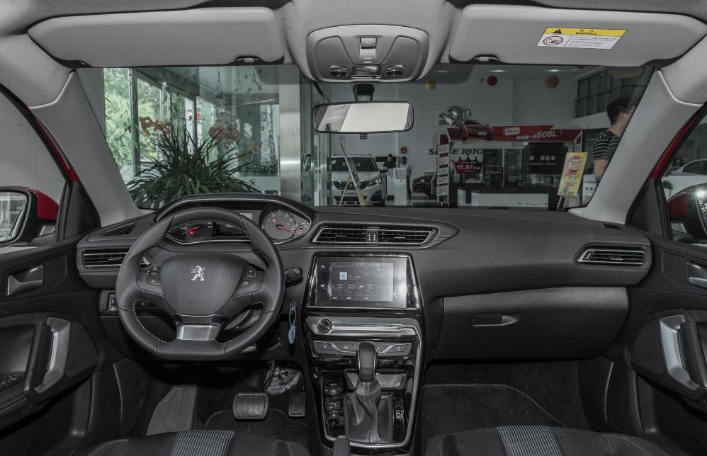 曾经月销量过两万的车型,2017年的标致308还值得入手吗