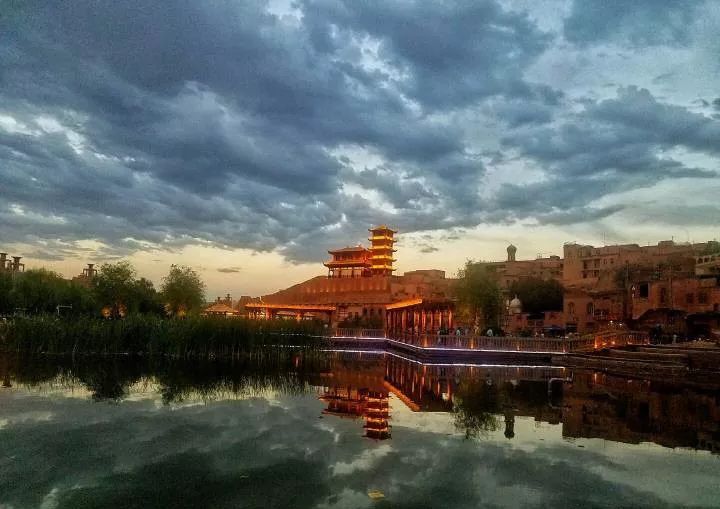 三山夹两盆是哪里的地形,三山夹两盆是哪几个山脉