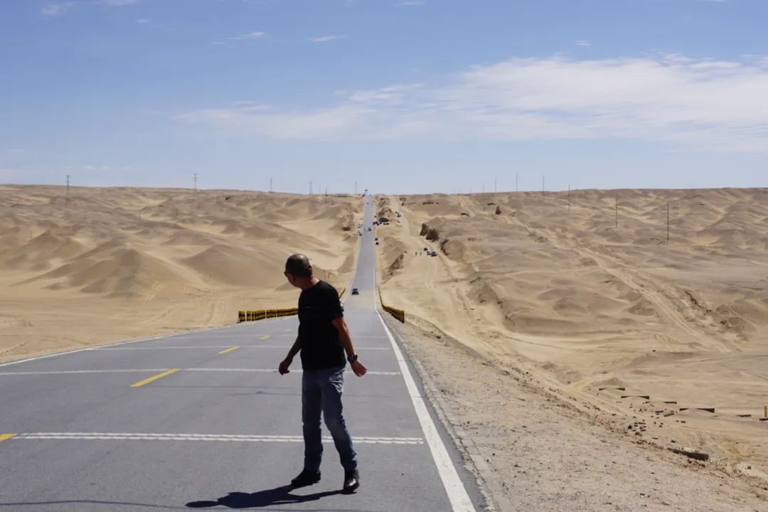 茫崖艾肯泉夏季游攻略,青甘大环线艾肯泉