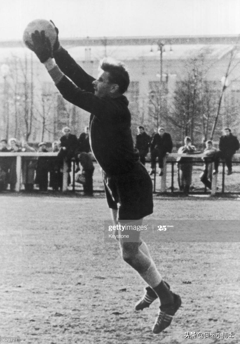 唯一一位获得金球奖的门将是谁,金牌门将列夫雅辛