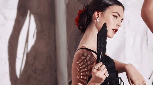 比江南布衣有范，比欧时力有人气，这个女装品牌太牛了