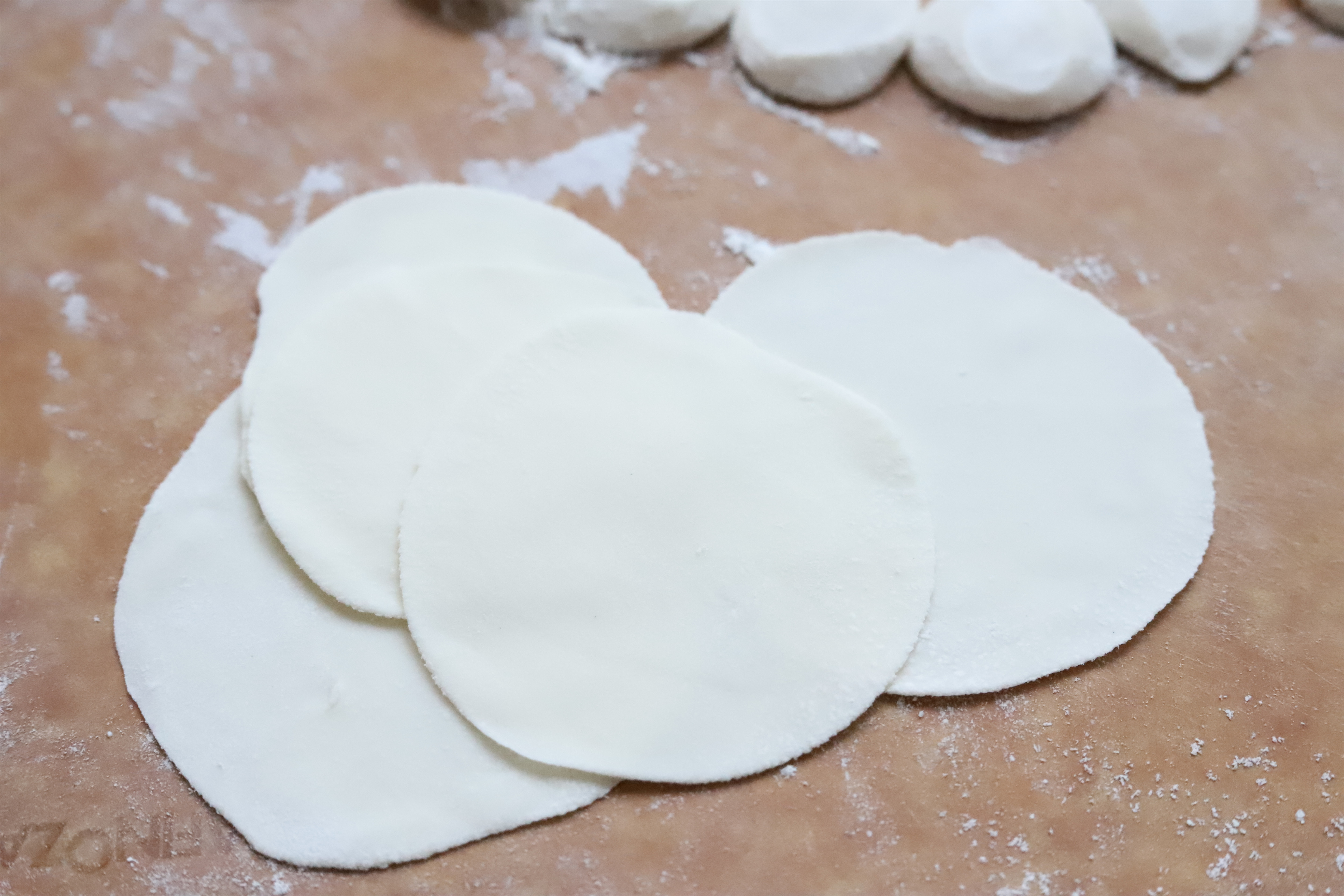 1岁宝宝虾仁鸡蛋小馄饨馅的做法,宝宝辅食虾仁胡萝卜小馄饨的做法