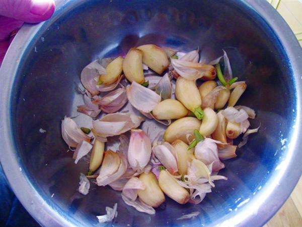 整棵大蒜怎么剥皮快小窍门,大蒜怎么好剥皮小窍门