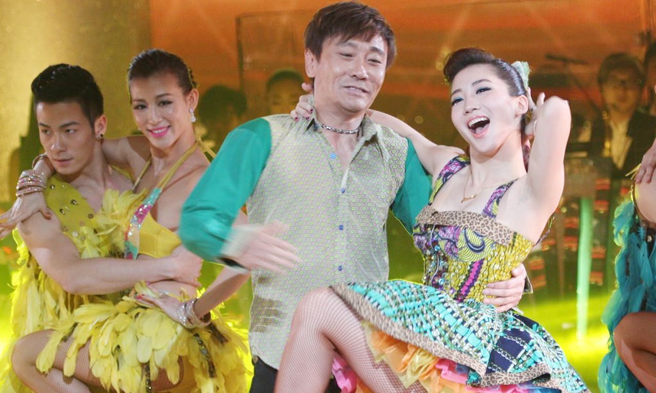 他被称为中国足坛第一快刀浪子前锋，娶天后为妻，那他是谁？