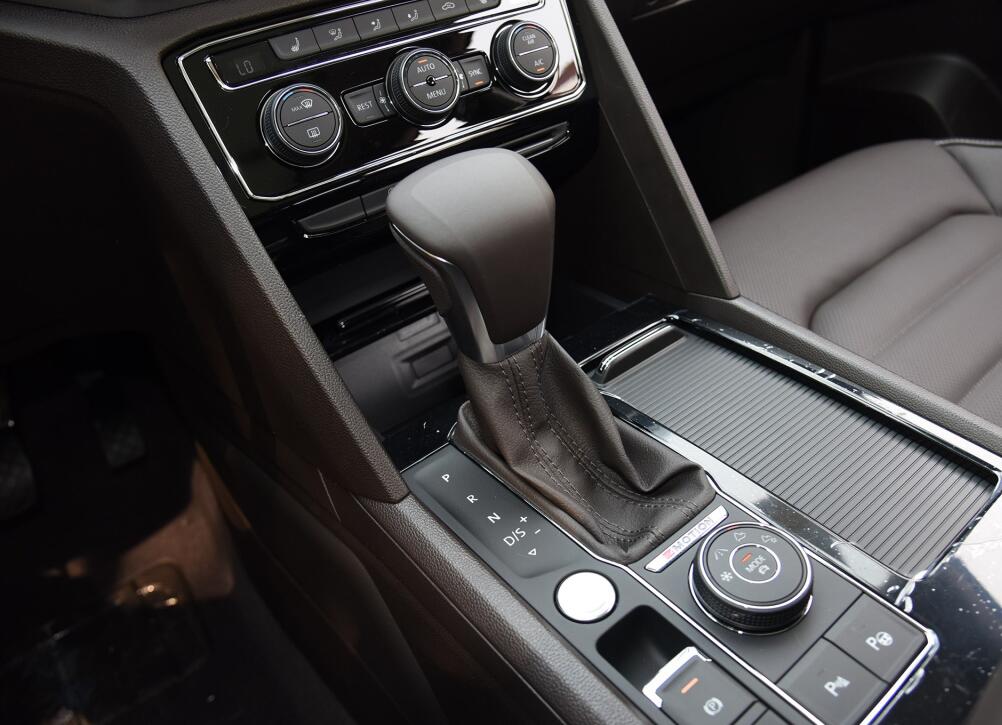 拿下2012年丰田汉兰达7座豪华版,打败汉兰达