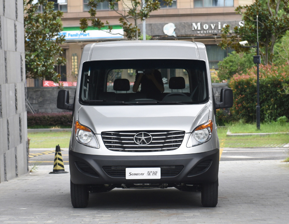 奔驰凌特2018款柴油,奔驰凌特2.1t柴油上路多少钱