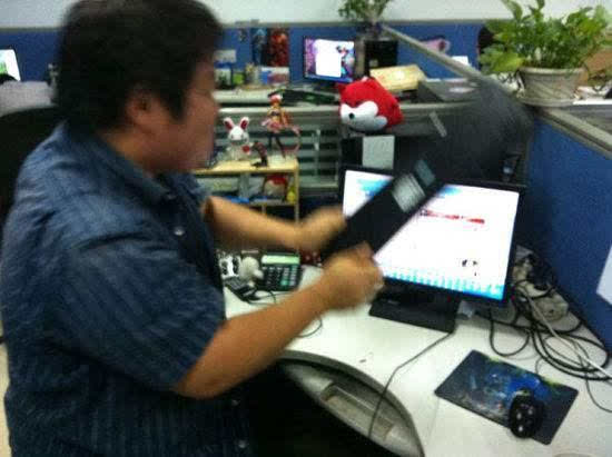 怎么物理把电脑弄坏还不露痕迹,怎么把笔记本电脑弄坏还不露痕迹