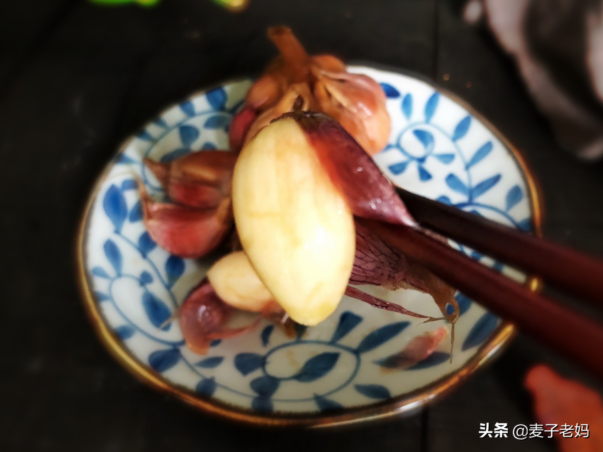 鲜蒜头这样腌一下，酸甜爽脆、生津开胃，放一年都不坏，夏日必备