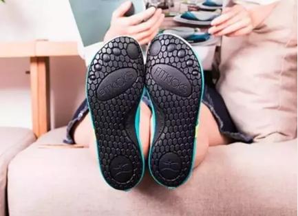 水鞋美国专利,沙滩鞋男海边可沾水