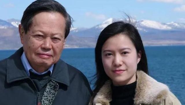 杨振宁与翁帆关系好吗,杨振宁为啥会爱上翁帆