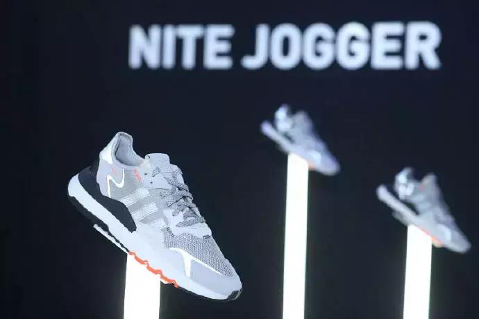 “辛普森一家”入侵城西！0元吃到饱、5折买潮品、折扣享不停~