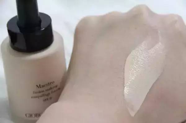阿玛尼粉底液哪一款比较好用,阿玛尼粉底液哪款比较好